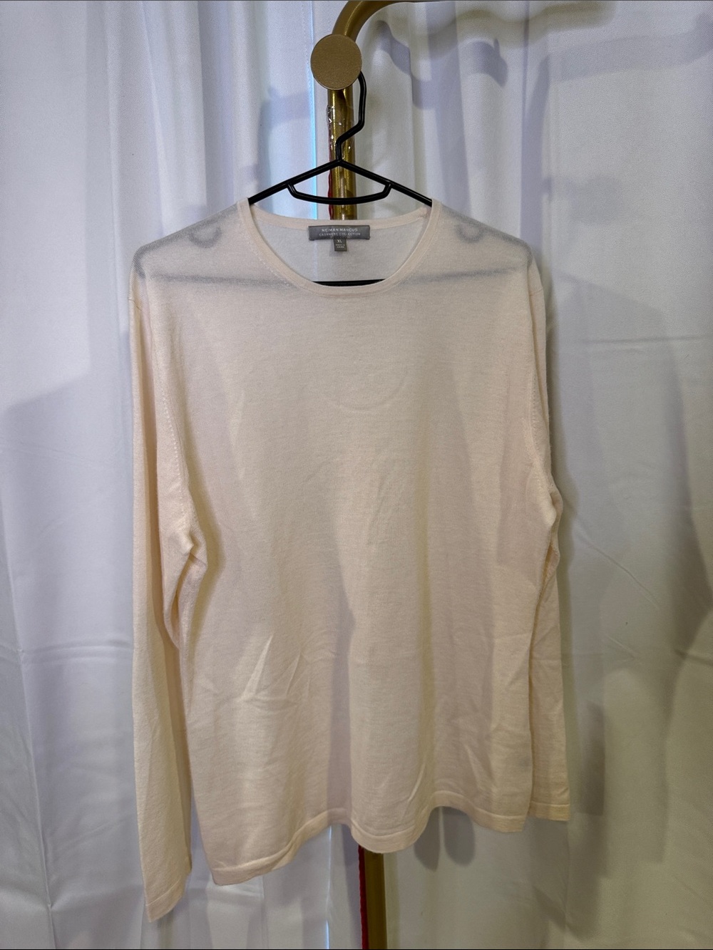 Neiman Marcus CASHMERE Crewneck Sweater in Light Cream CL